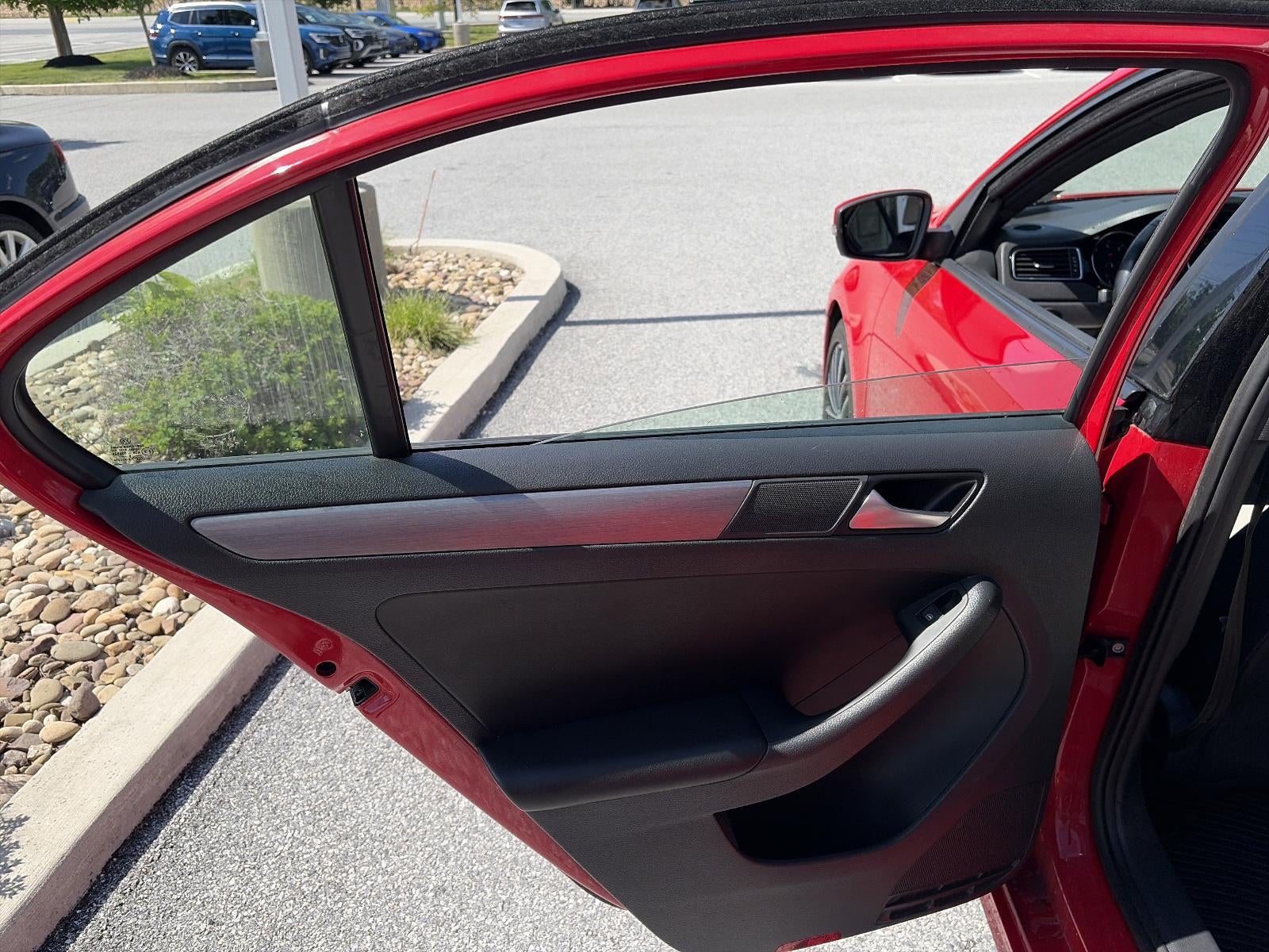 2016 Volkswagen Jetta 4dr Auto 1.8T Sport PZEV Sedan