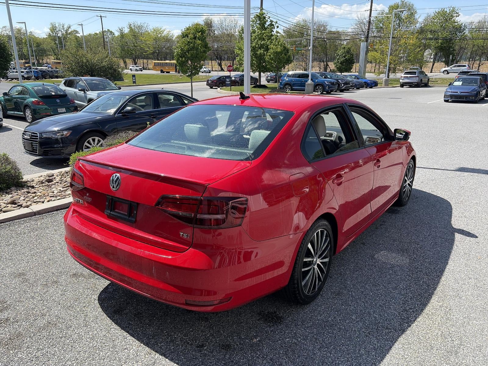 2016 Volkswagen Jetta 4dr Auto 1.8T Sport PZEV Sedan