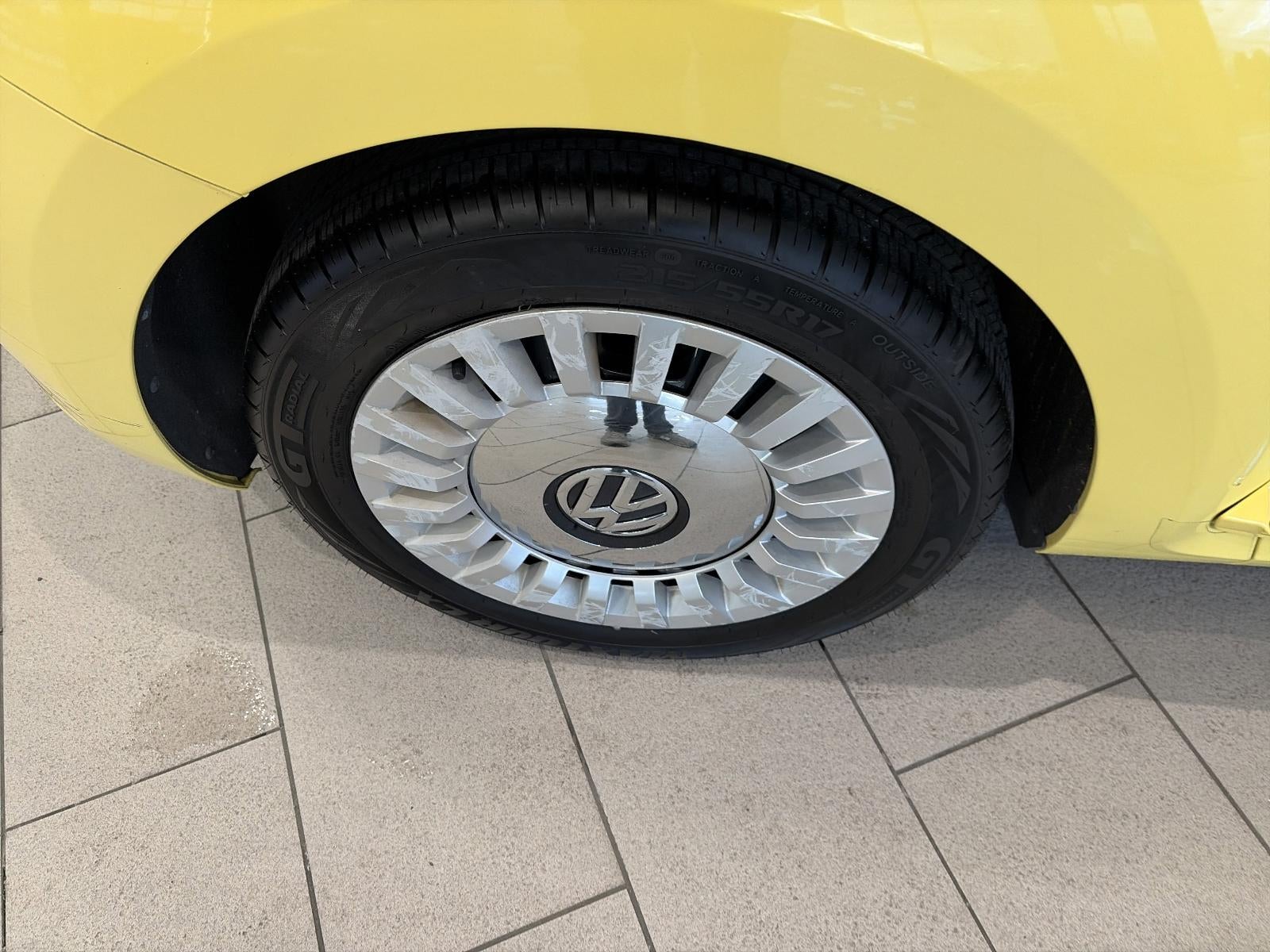 2013 Volkswagen Beetle 2dr Man 2.5L PZEV