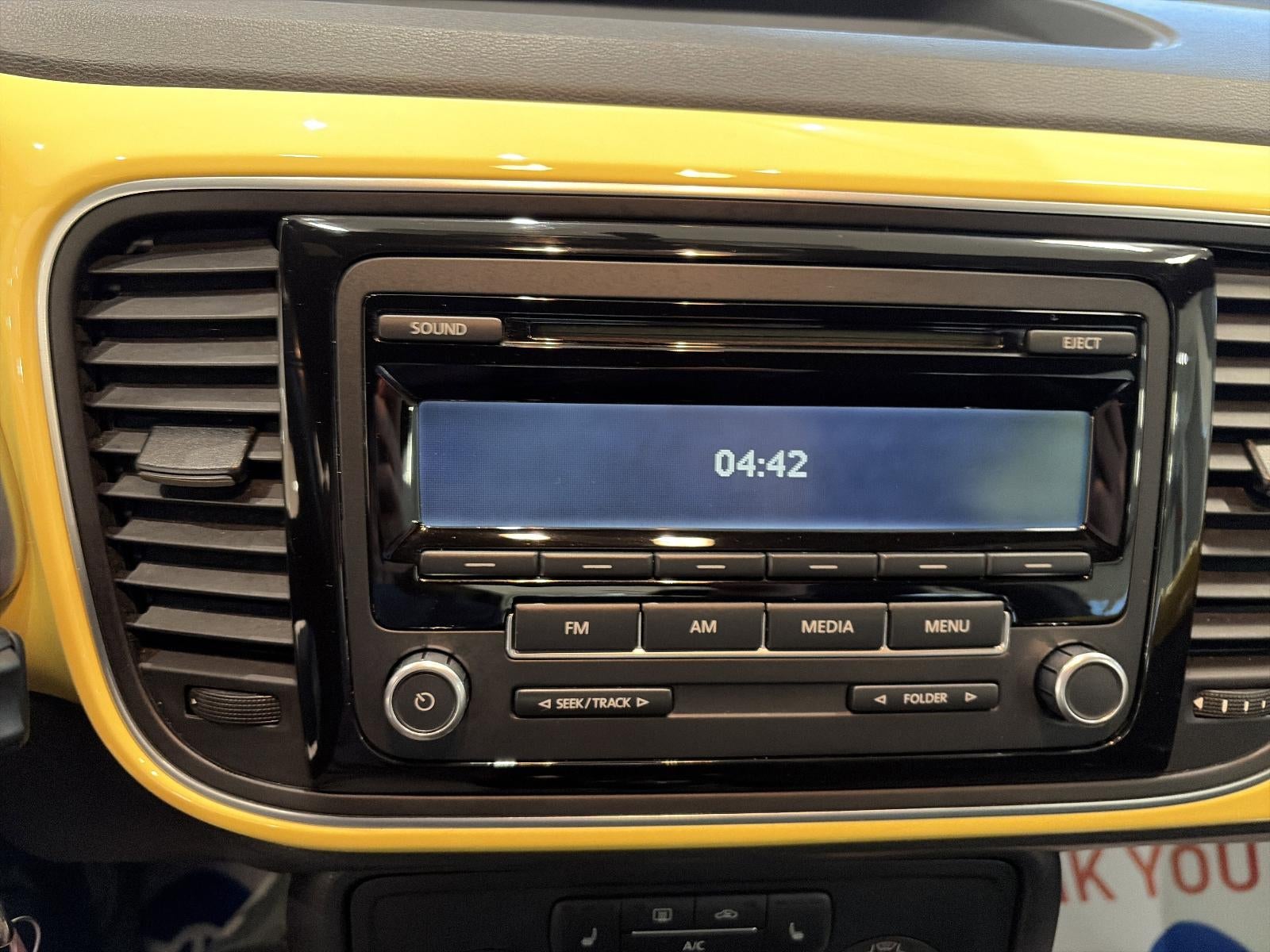 2013 Volkswagen Beetle 2dr Man 2.5L PZEV