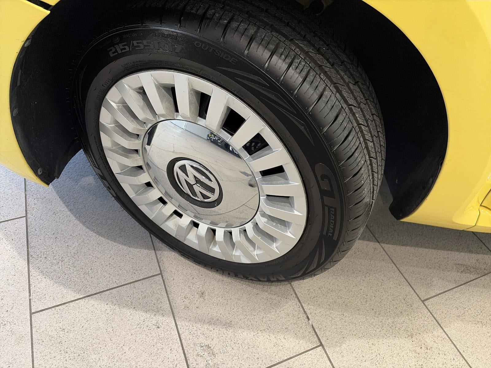 2013 Volkswagen Beetle 2dr Man 2.5L PZEV