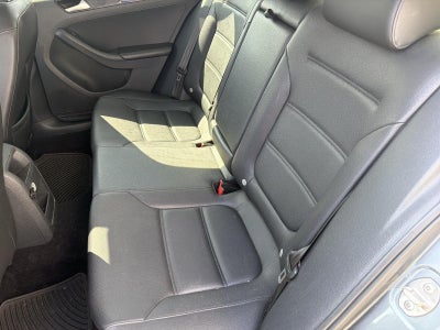 2016 Volkswagen Jetta 4dr Auto 1.8T SEL PZEV Sedan