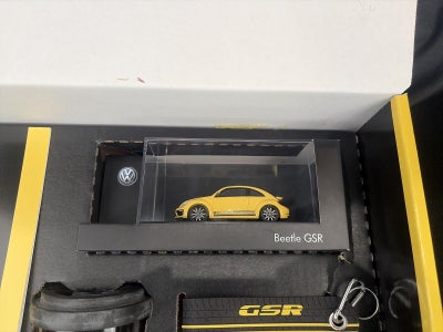 2014 Volkswagen Beetle 2dr DSG 2.0T Turbo R-Line PZEV