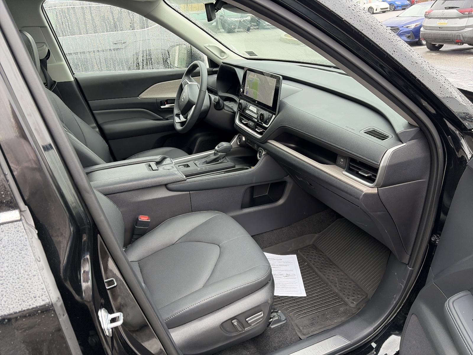 2025 Toyota Grand Highlander Hybrid LE AWD (Natl)