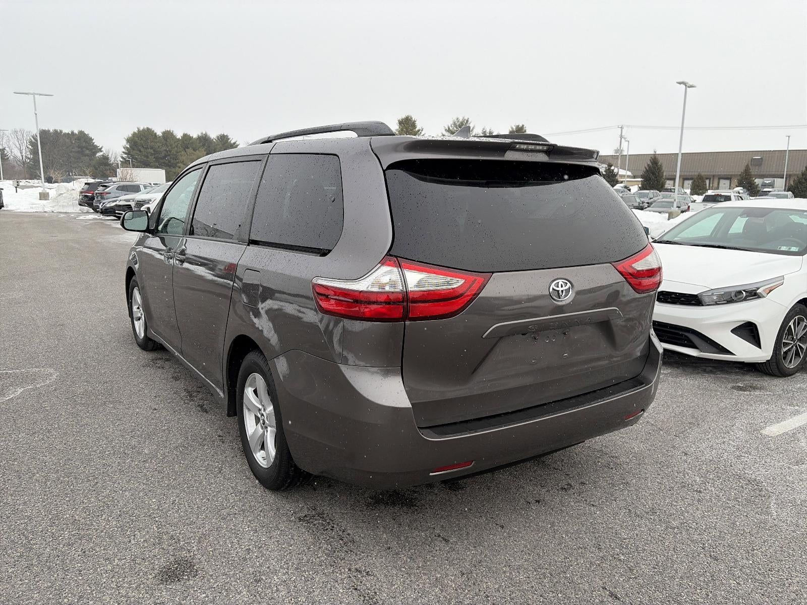2018 Toyota Sienna LE FWD 8-Passenger (Natl)