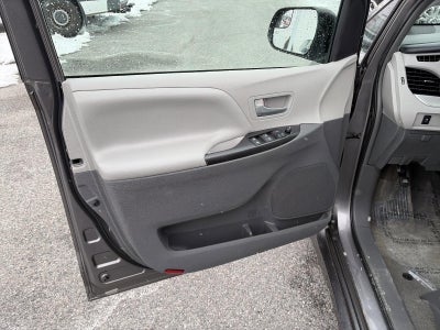 2018 Toyota Sienna LE FWD 8-Passenger (Natl)