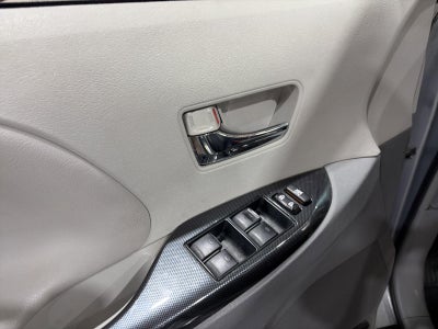 2013 Toyota Sienna 5dr 8-Pass Van V6 SE FWD (Natl)