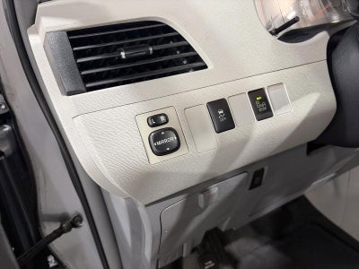 2013 Toyota Sienna 5dr 8-Pass Van V6 SE FWD (Natl)
