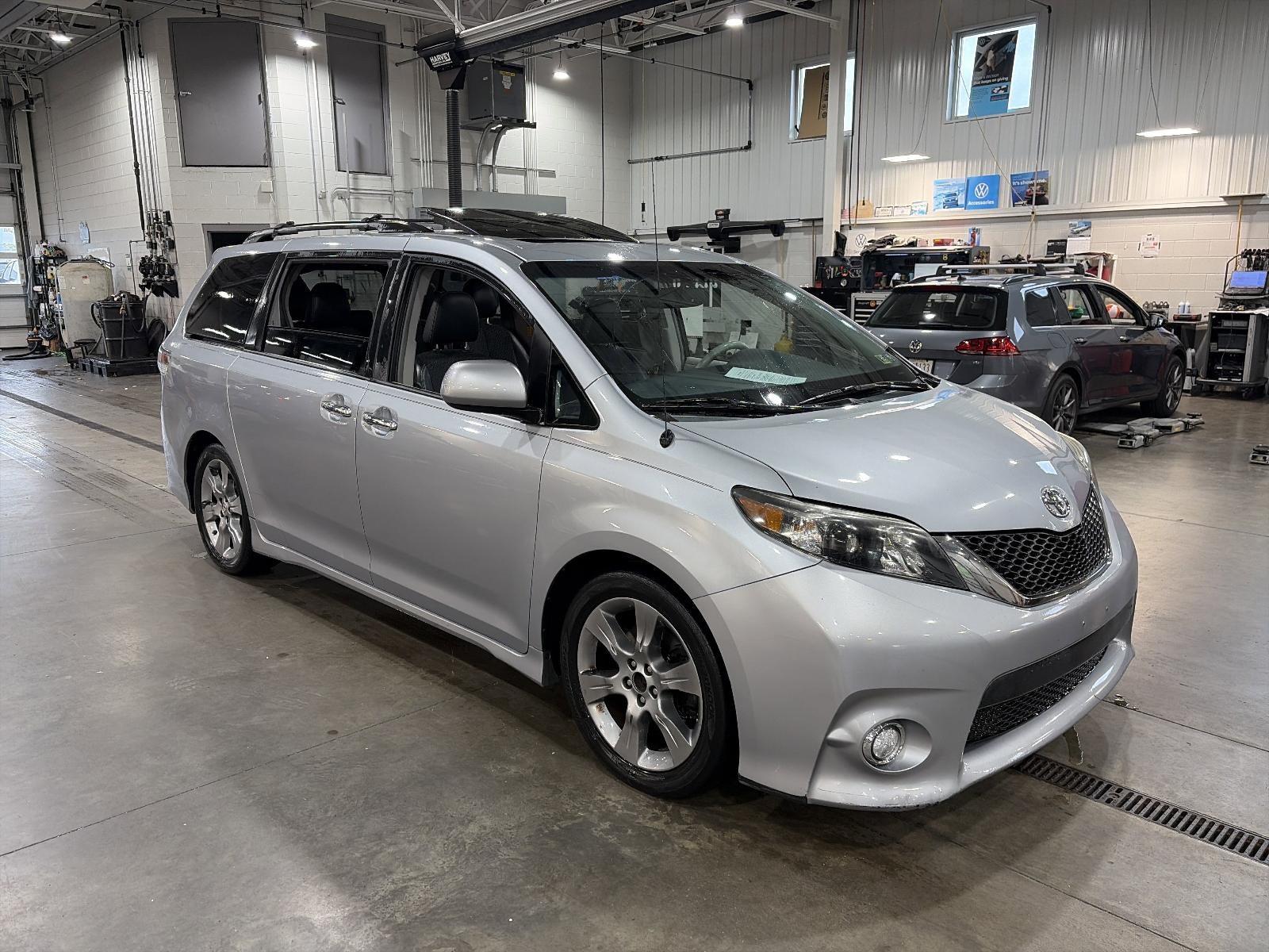 2013 Toyota Sienna 5dr 8-Pass Van V6 SE FWD (Natl)