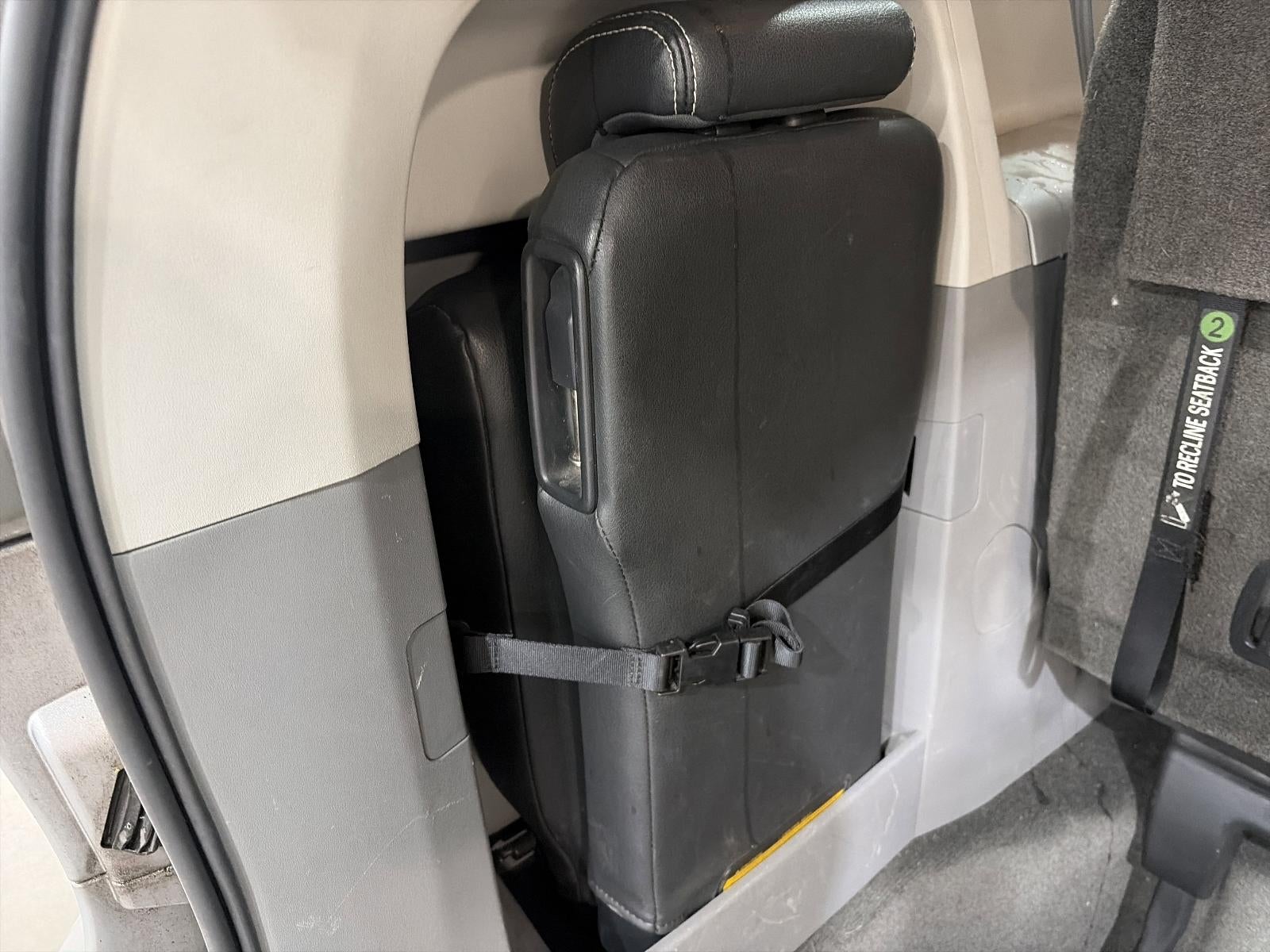 2013 Toyota Sienna 5dr 8-Pass Van V6 SE FWD (Natl)