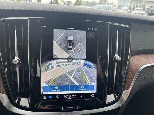 2024 Volvo S60 B5 FWD Plus Dark Theme