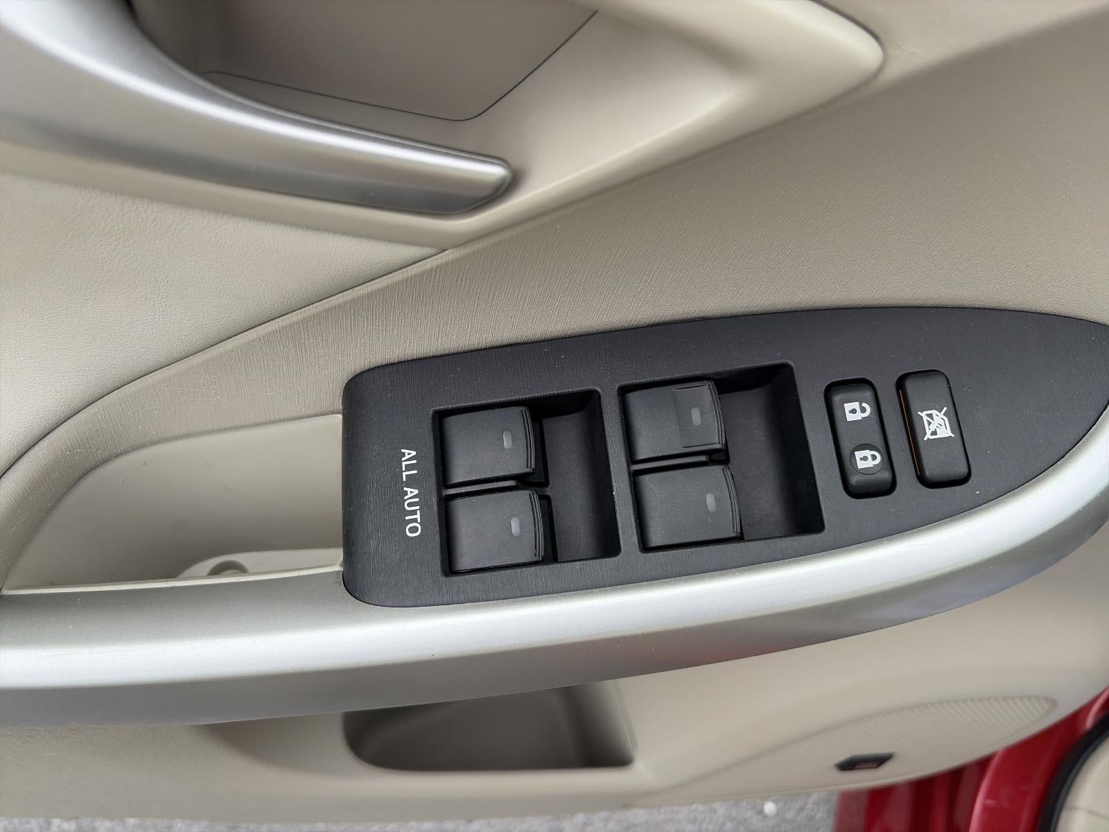 2015 Toyota Prius 5dr HB Four (Natl)