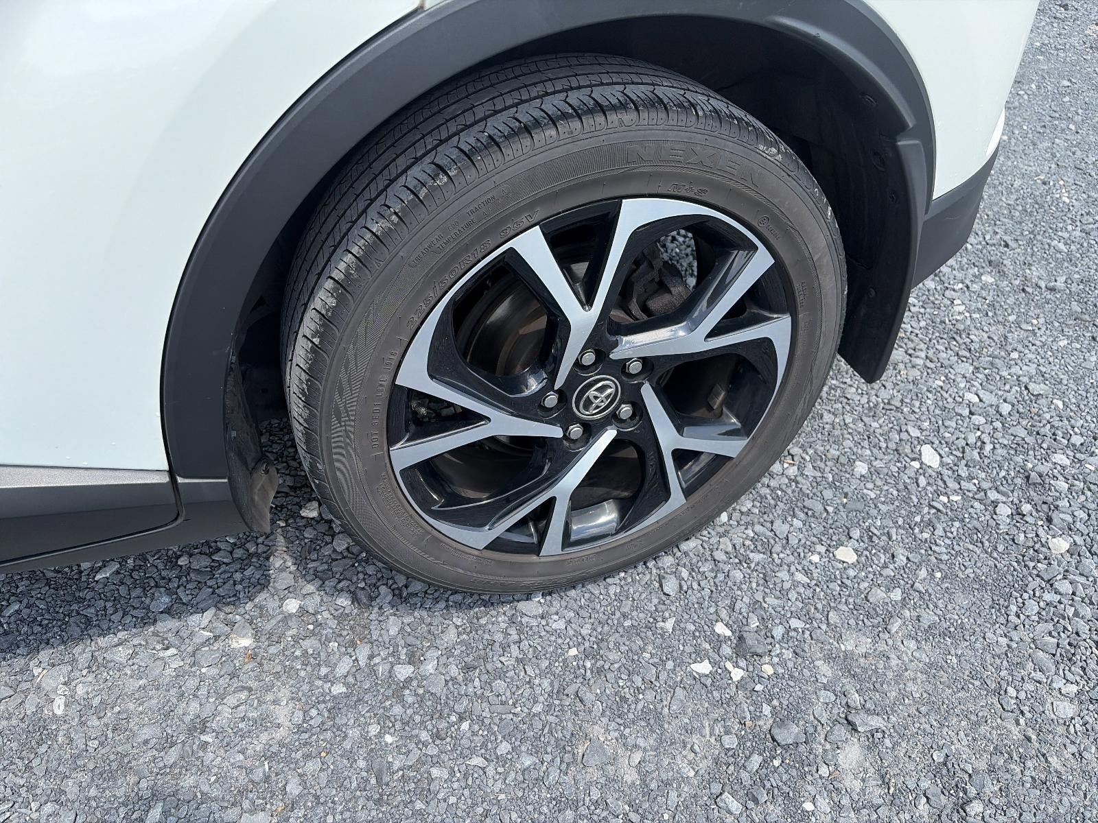 2018 Toyota C-HR XLE FWD (Natl)