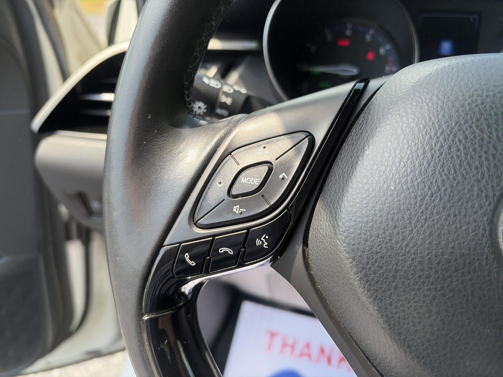 2018 Toyota C-HR XLE FWD (Natl)