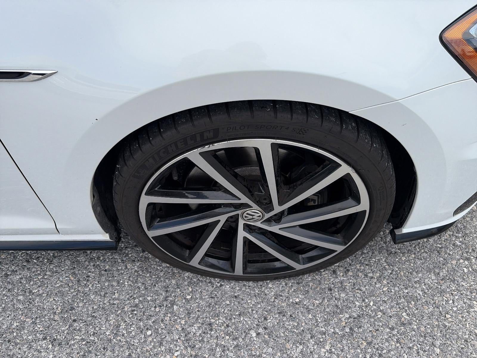 2019 Volkswagen Golf R 2.0T DSG w/DCC/Nav