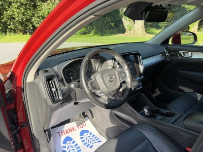 2021 Volvo XC40 T5 AWD Momentum