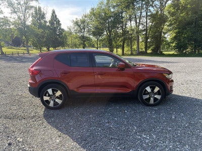 2021 Volvo XC40 T5 AWD Momentum