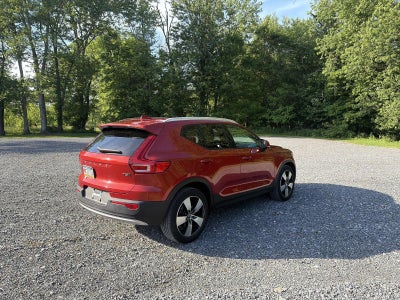 2021 Volvo XC40 T5 AWD Momentum