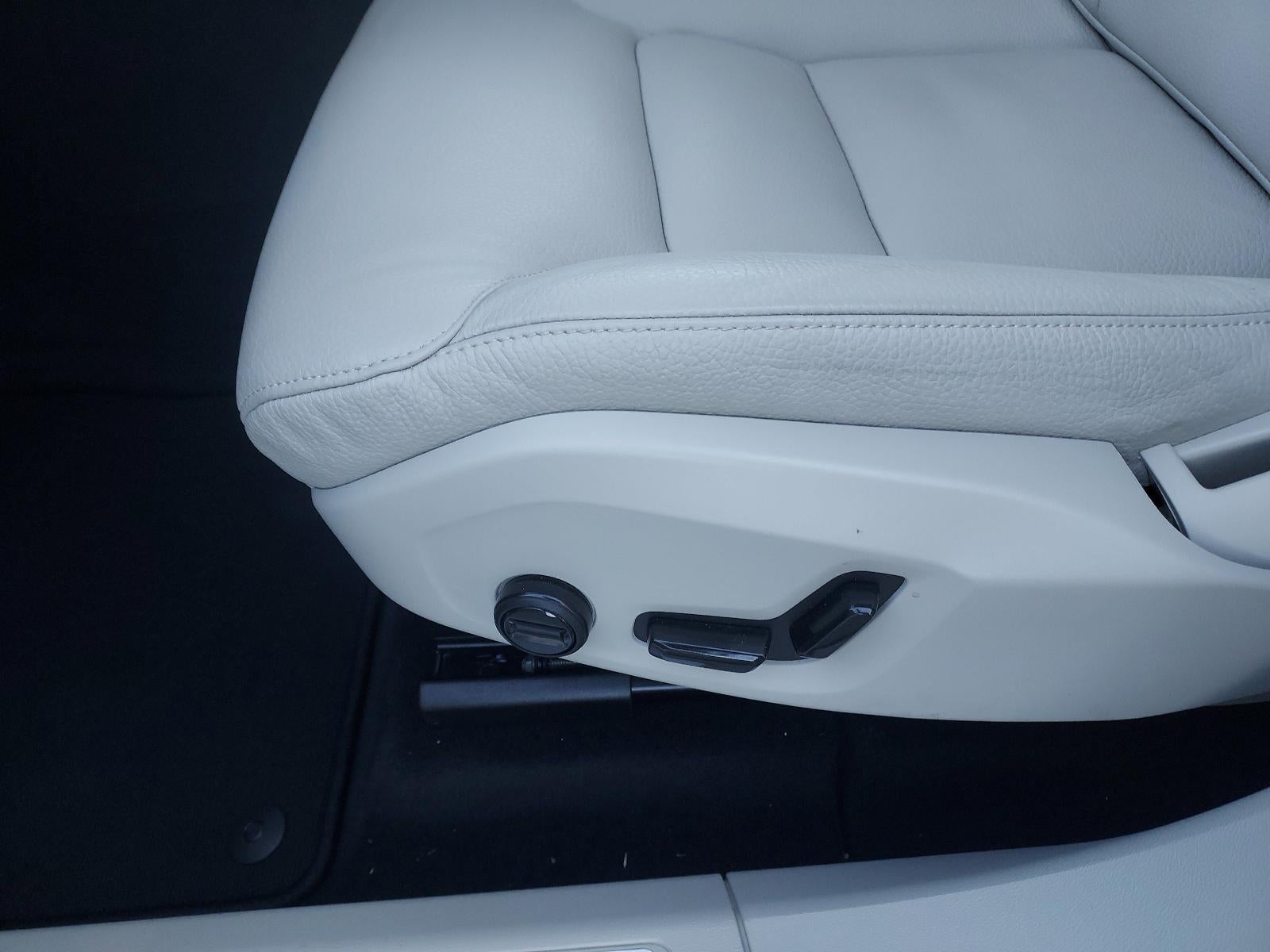 2024 Volvo XC60 B5 AWD Core Dark Theme