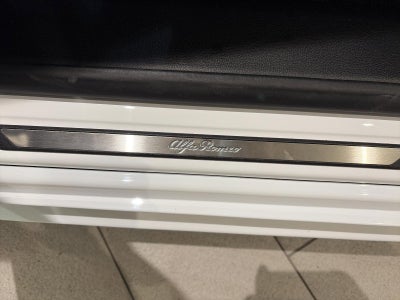 2023 Alfa Romeo Stelvio Veloce AWD