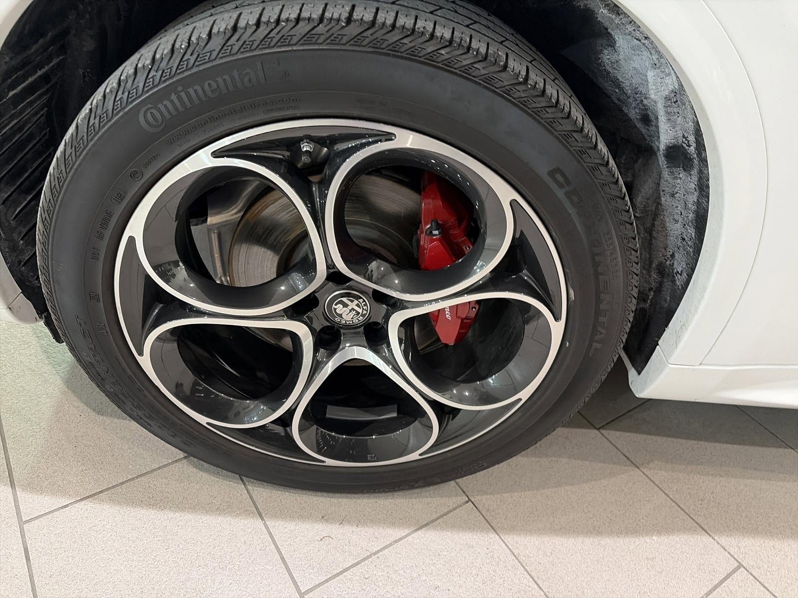 2023 Alfa Romeo Stelvio Veloce AWD