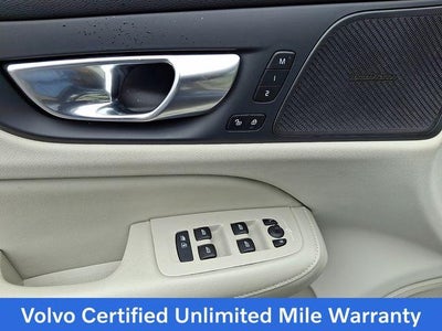 2023 Volvo S60 Recharge Plug-In Hybrid T8 eAWD PHEV Plus Dark Theme