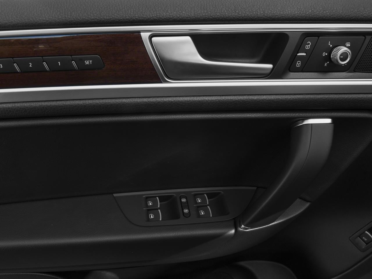 2016 Volkswagen Touareg 4dr TDI Sport w/Technology