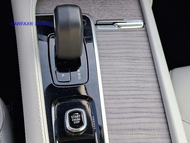 2024 Volvo XC90 B6 AWD Plus Bright Theme 7P