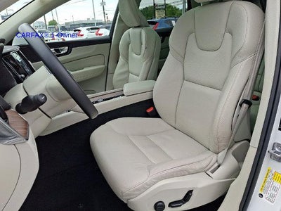 2021 Volvo XC60 T5 AWD Momentum