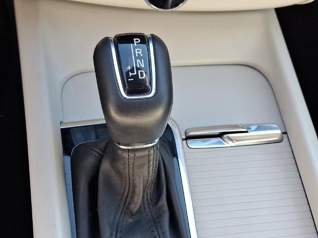 2020 Volvo XC60 T5 AWD Momentum