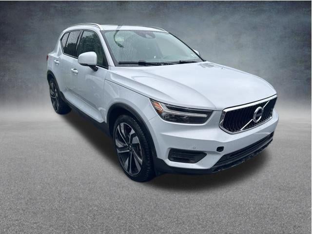 2020 Volvo XC40 T5 AWD Momentum