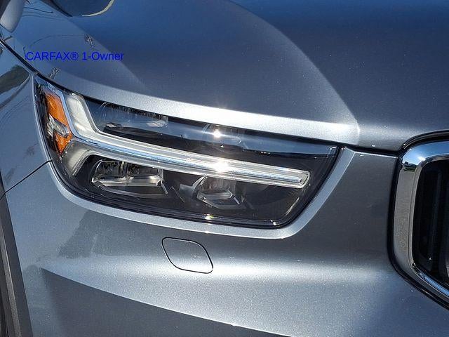 2019 Volvo XC40 T5 AWD Momentum