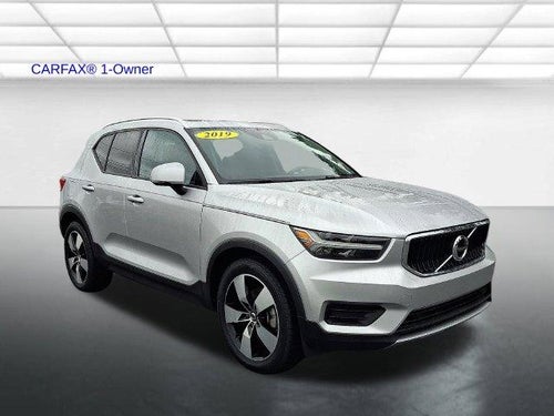 2019 Volvo XC40 T5 AWD Momentum