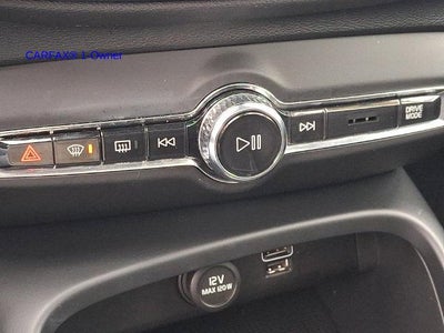 2019 Volvo XC40 T5 AWD Momentum