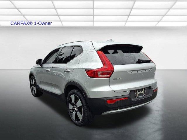 2019 Volvo XC40 T5 AWD Momentum