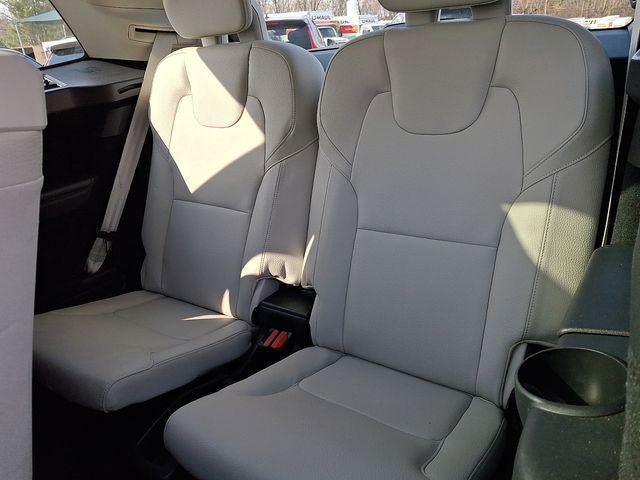 2019 Volvo XC90 T6 AWD Momentum