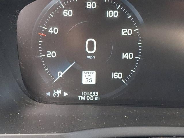 2018 Volvo XC90 T6 AWD 7-Passenger Momentum