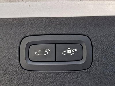 2018 Volvo XC90 T6 AWD 7-Passenger Momentum