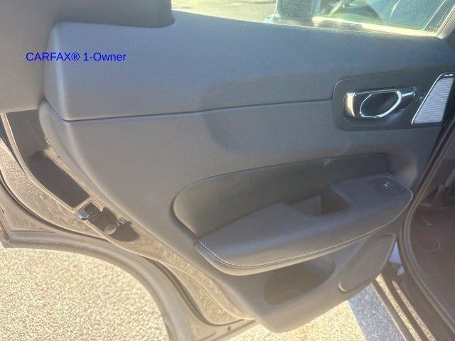 2019 Volvo XC60 T8 eAWD Plug-In Hybrid R-Design