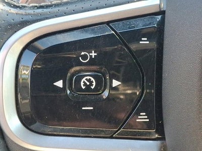 2019 Volvo XC60 T8 eAWD Plug-In Hybrid R-Design