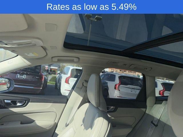 2023 Volvo XC60 B5 AWD Ultimate Bright Theme