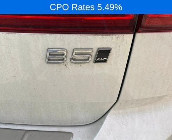 2023 Volvo XC60 B5 AWD Ultimate Bright Theme