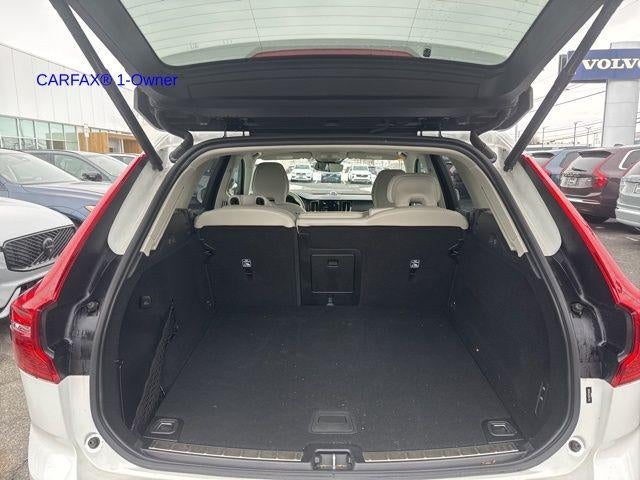 2023 Volvo XC60 B5 AWD Ultimate Bright Theme