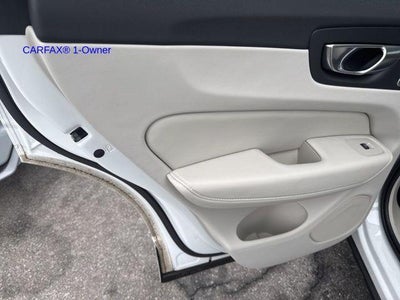 2023 Volvo XC60 B5 AWD Ultimate Bright Theme