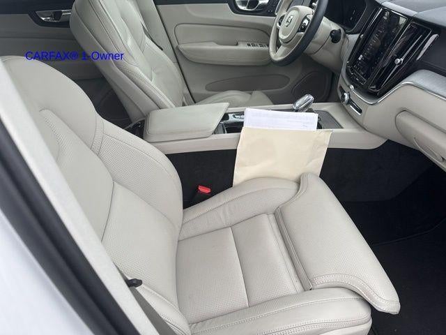 2023 Volvo XC60 B5 AWD Ultimate Bright Theme
