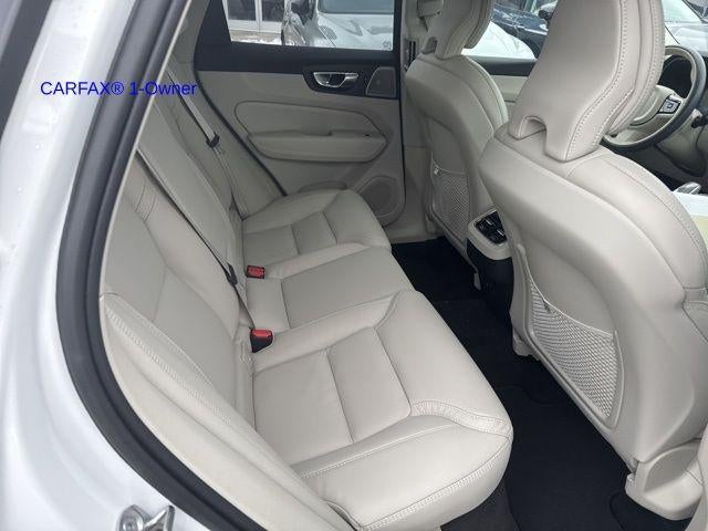 2023 Volvo XC60 B5 AWD Ultimate Bright Theme
