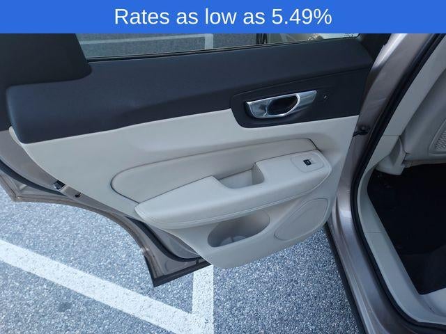 2024 Volvo XC60 B5 AWD Core Dark Theme