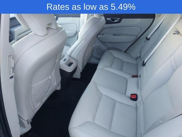 2024 Volvo XC60 B5 AWD Core Dark Theme