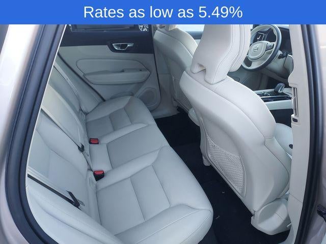 2024 Volvo XC60 B5 AWD Core Dark Theme