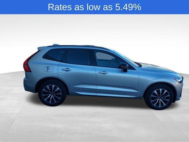 2024 Volvo XC60 B5 AWD Core Dark Theme